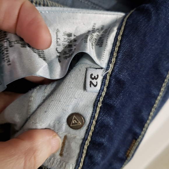 Guess jeans, bootcut with light distress. Sz 32 - Picture 2 of 3